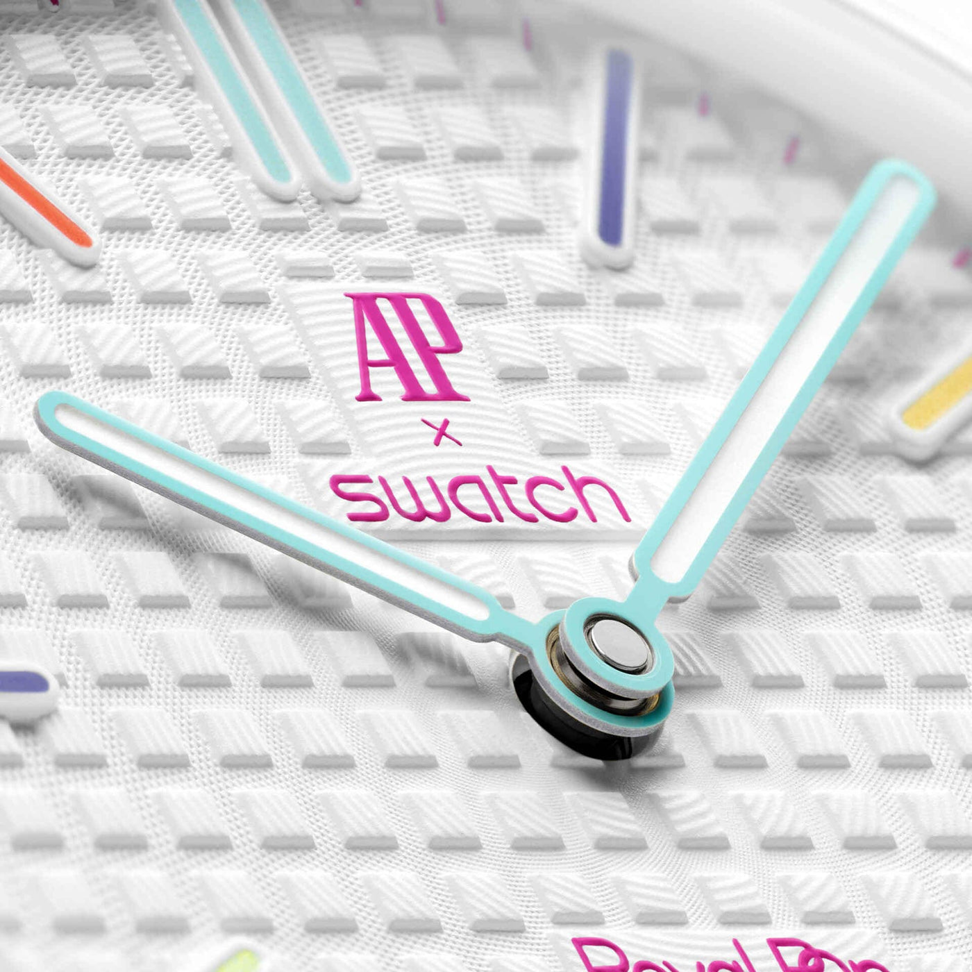 SWATCH ROYAL POP HUIT BLANC